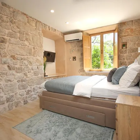 Ella La Bella Ii Old Town